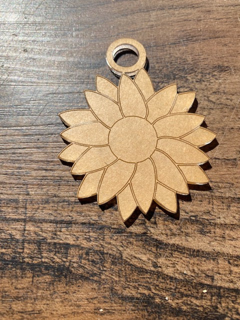 SUNFLOWER STRAWCHARM